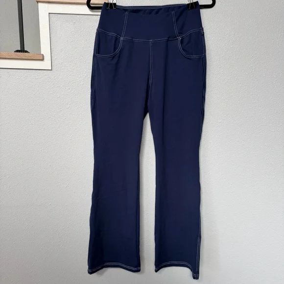 Two Pairs of Women's Flare Yoga/Jeans with Contrast White Stitching Blue/Black - Picture 8 of 16